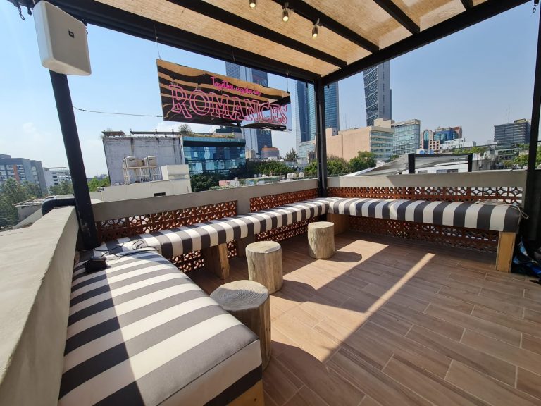 Romances Rooftop