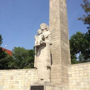 monumento a la madre