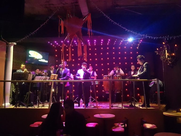 Los mejores bares en Zona Rosa LGBT, buga, karaokes y más 🍻