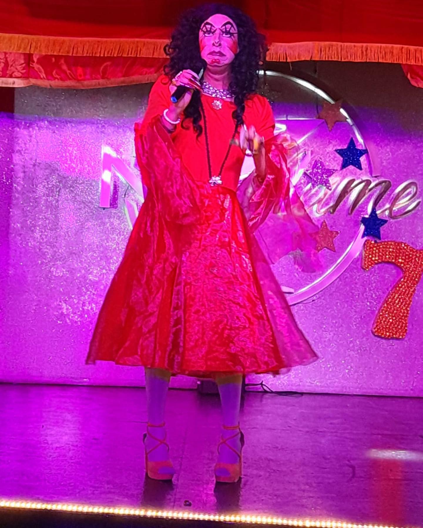 No name Show Center Bar